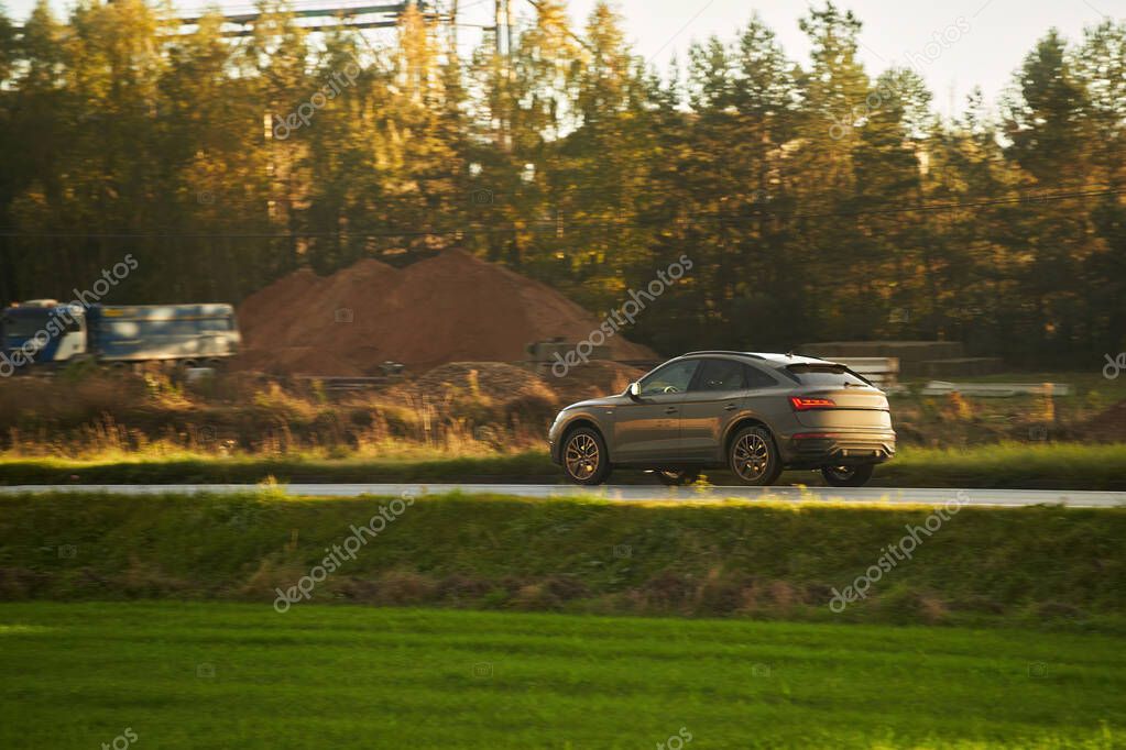 SUV in offerta parcheggiato